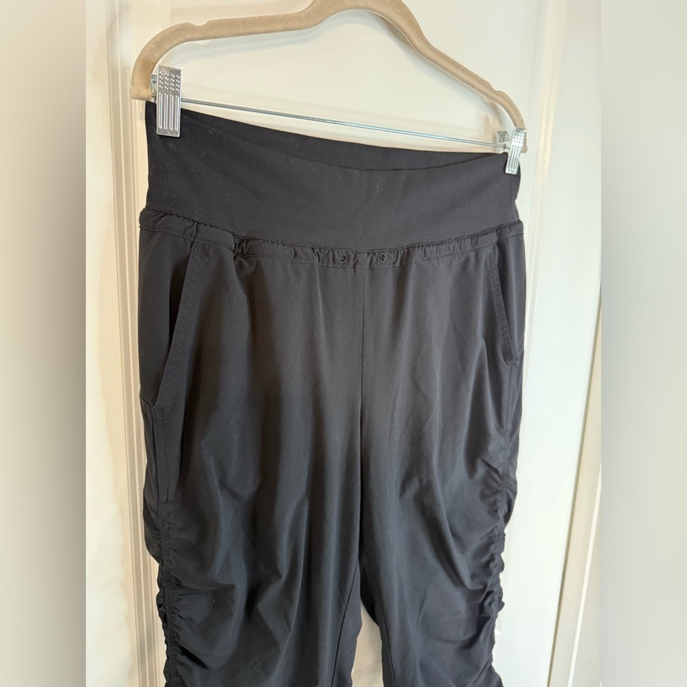Athleta Women’s Black Attitude Lined Pants - Size 6 - Picture 3 of 8